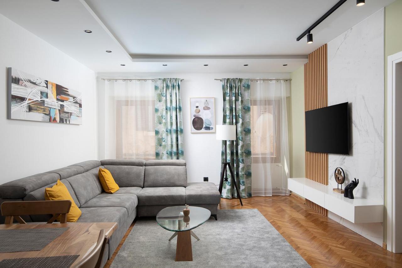 Sena Luxury Apartments Pula Buitenkant foto