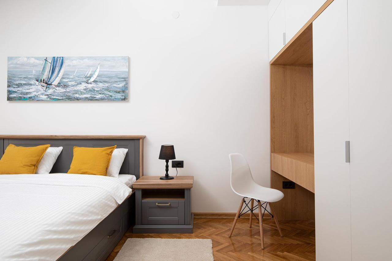 Sena Luxury Apartments Pula Buitenkant foto