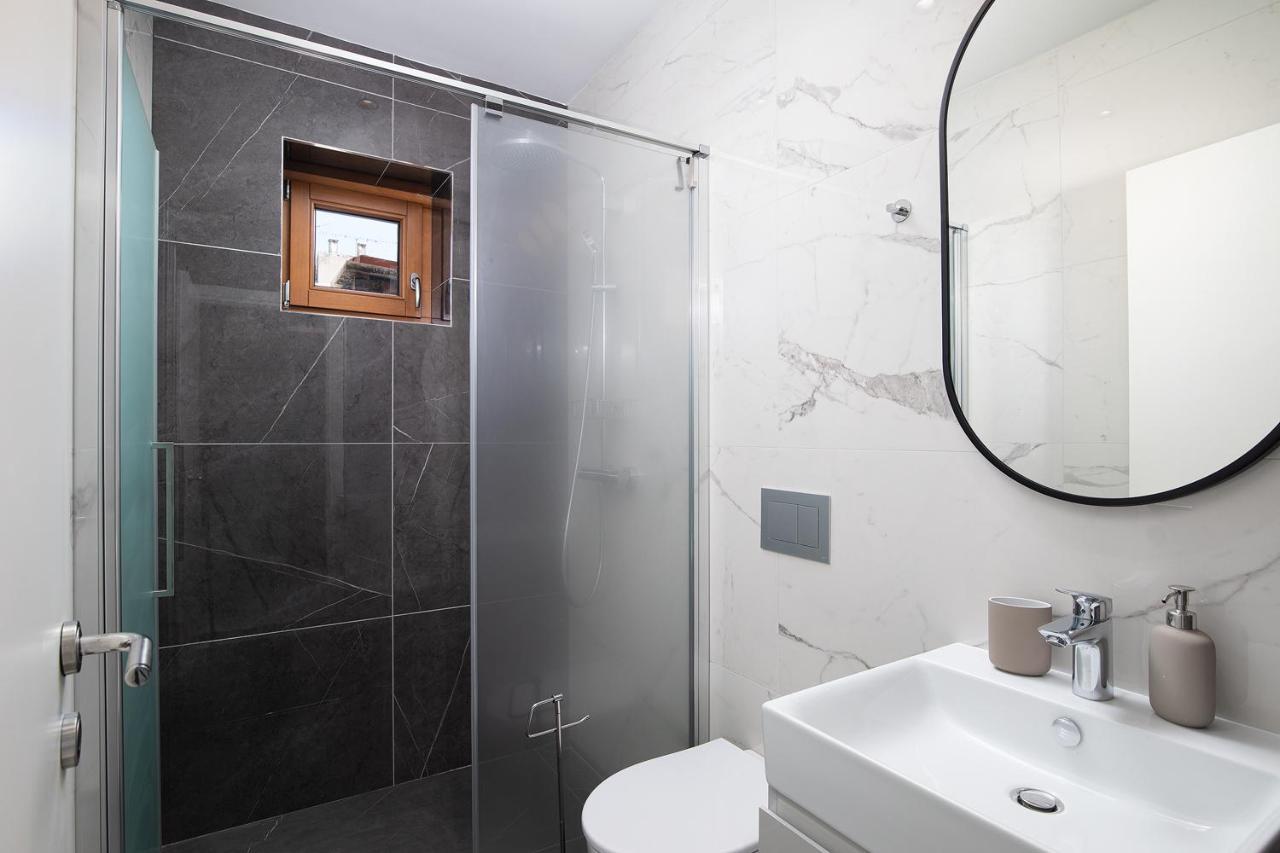 Sena Luxury Apartments Pula Buitenkant foto